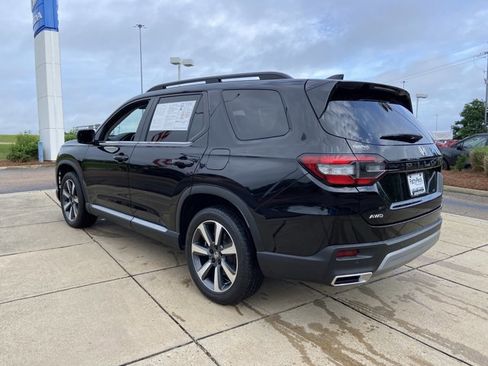 Used 2023 Honda Pilot Touring image 8