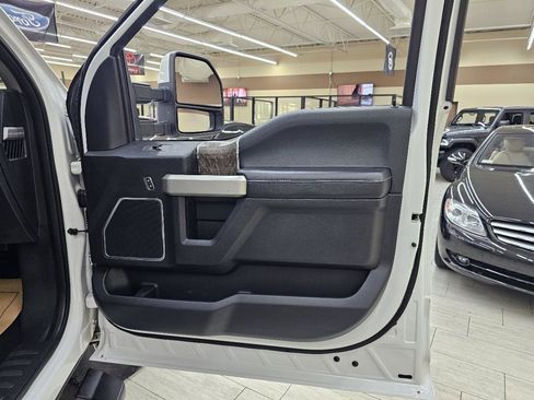 Used 2017 Ford F250 Lariat w/ Lariat Value Package image 38