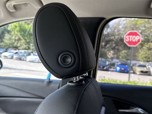 Used 2022 Buick Encore GX Select image 17