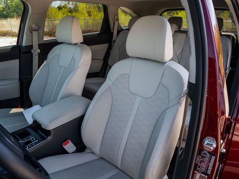 Used 2025 Kia Sorento S w/ Panoramic Sunroof Package image 20