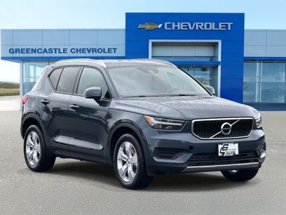Used 2022 Volvo XC40 T5 Momentum