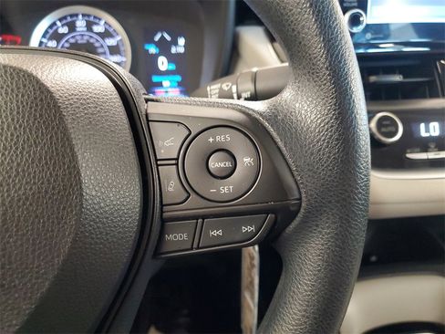 Used 2022 Toyota Corolla LE image 21