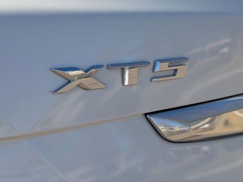 Certified 2022 Cadillac XT5 Sportv w/ LPO, ONYX Package image 10