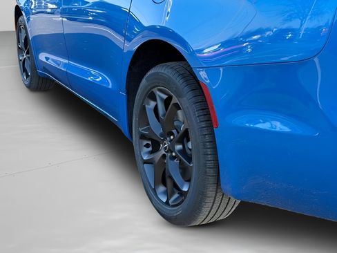New 2026 Chrysler Pacifica Limited w/ S Appearance Package AWD/4WD image 7