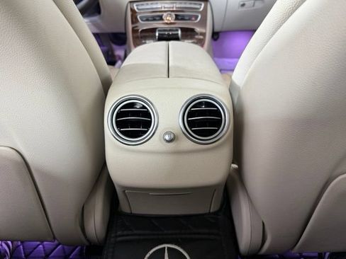 Used 2019 Mercedes-Benz E 300 4MATIC image 22