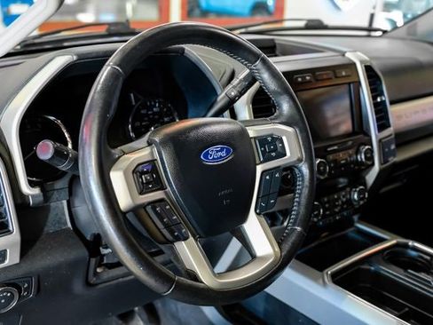 Used 2020 Ford F250 Lariat w/ Chrome Package image 16