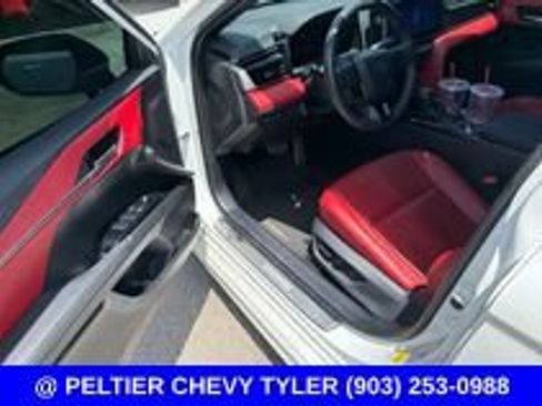 Used 2025 Toyota Camry XSE FWD image 10