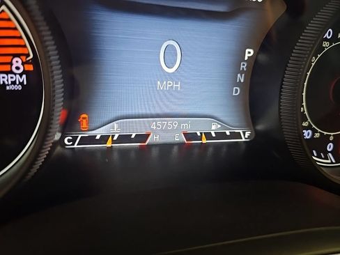 Used 2019 Jeep Cherokee Overland w/ Technology Group AWD/4WD image 6