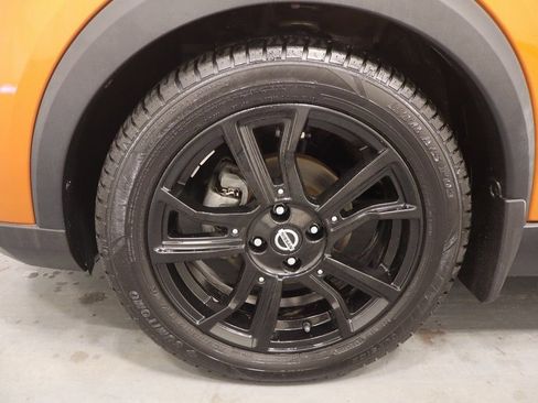 Used 2020 Nissan Kicks SR w/ SR Premium Package image 24