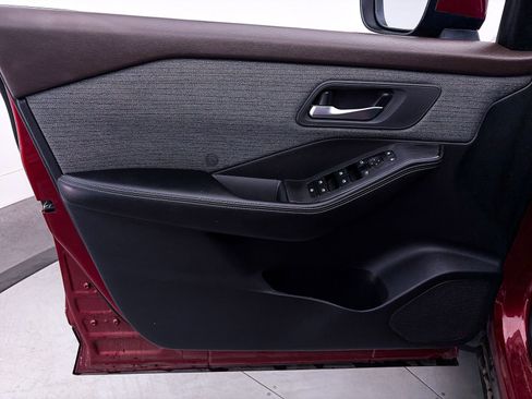 Used 2023 Nissan Rogue SV AWD/4WD image 10