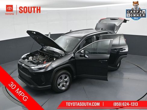 Used 2025 Toyota RAV4 XLE FWD image 51
