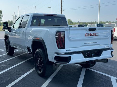 Used 2025 GMC Sierra 2500 AT4 AWD/4WD image 8