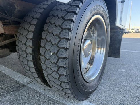 Used 2012 Ford F550 4x4 Regular Cab Super Duty w/ Payload Upgrade Pkg image 9