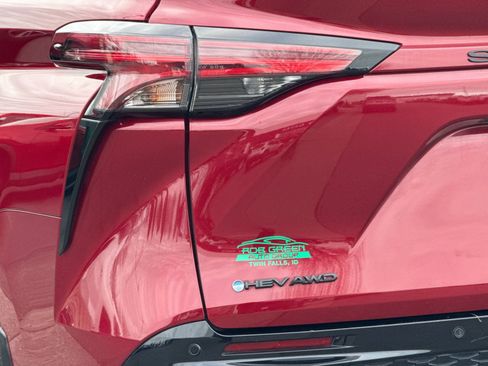 Used 2025 Toyota Sienna XSE w/ XSE Premium Package image 35