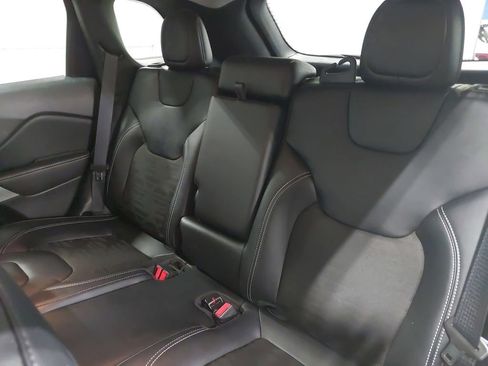 Used 2022 Jeep Cherokee Latitude image 13