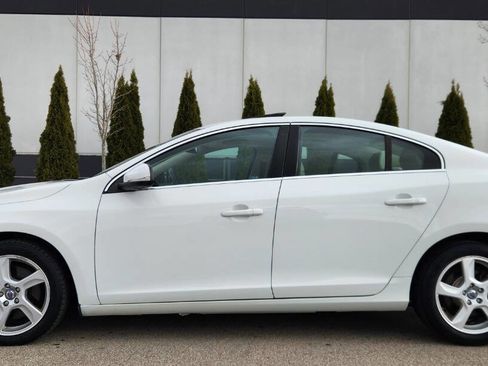 Used 2013 Volvo S60 T5 image 2