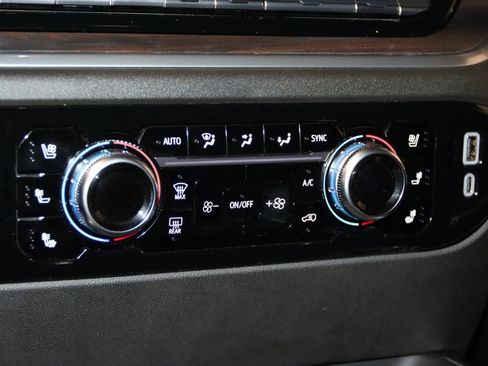 Used 2025 GMC Sierra 3500 SLT w/ SLT Premium Package image 56