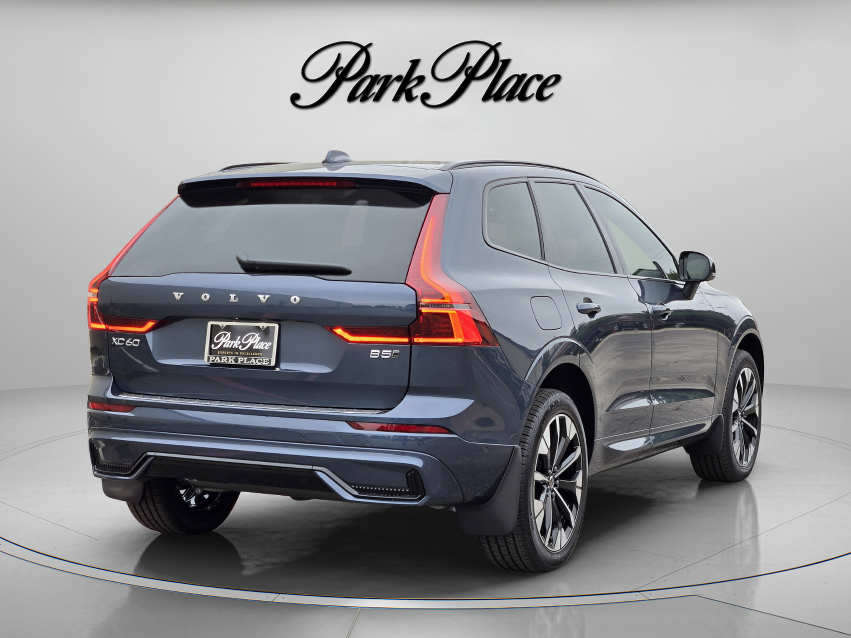 Used 2026 Volvo XC60 B5 Plus w/ Protection Package Premier AWD/4WD image 6