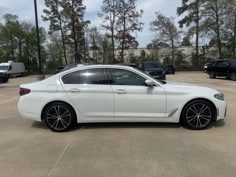 Used 2021 BMW 530i w/ Convenience Package image 3