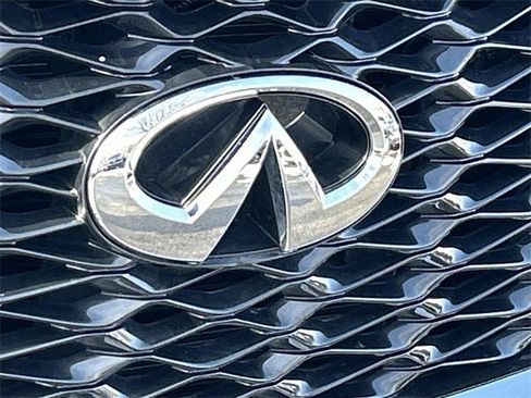 Certified 2025 INFINITI QX60 Luxe image 10