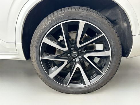 Used 2024 Volvo XC90 B5 Plus AWD/4WD image 11