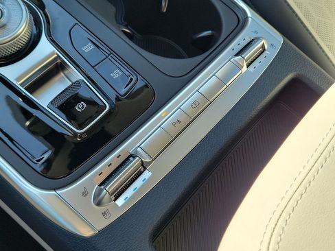 New 2026 Kia Carnival SX FWD image 36