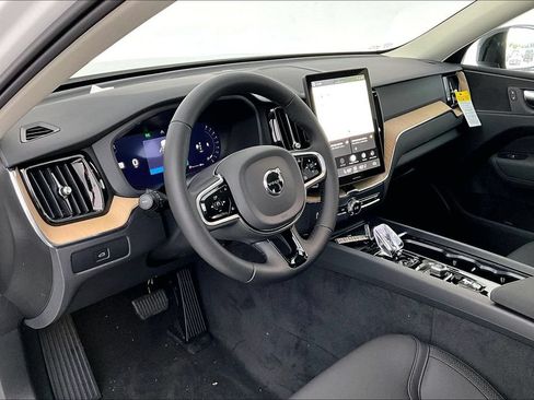 New 2026 Volvo XC60 B5 Core AWD/4WD image 24