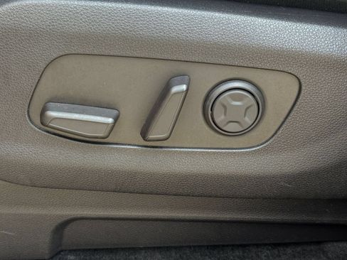 Used 2026 Kia Carnival FWD image 22