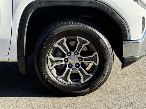 Certified 2025 GMC Sierra 1500 SLT image 7