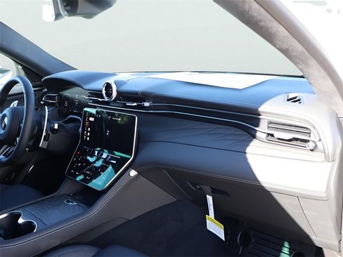 New 2025 Maserati Grecale GT image 11