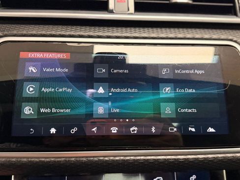 Used 2018 Land Rover Range Rover Velar R-Dynamic SE AWD/4WD image 14
