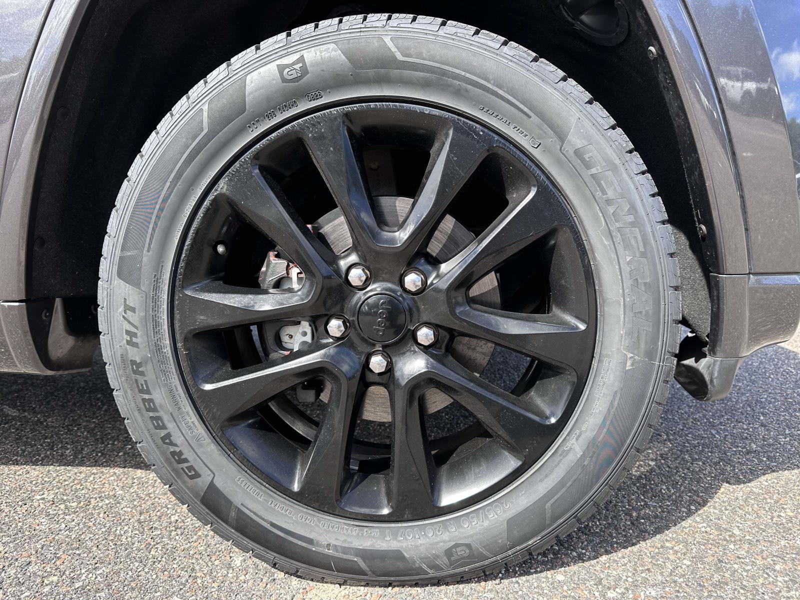 Used 2018 Jeep Grand Cherokee Altitude AWD/4WD image 7