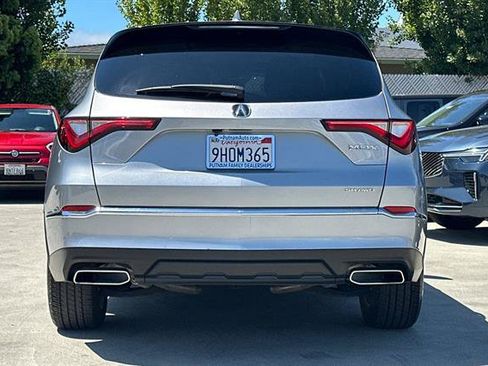 Used 2023 Acura MDX SH-AWD image 4
