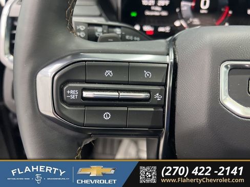 Used 2024 GMC Acadia AT4 w/ Luxury Package image 27