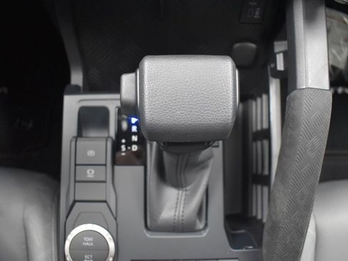 Used 2025 Toyota Tacoma SR5 RWD image 9
