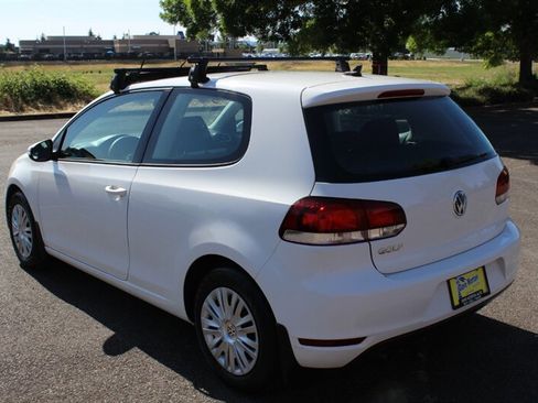 Used 2012 Volkswagen Golf 2-Door FWD image 3