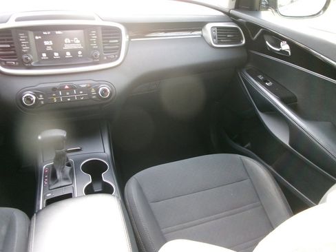 Used 2020 Kia Sorento L image 14