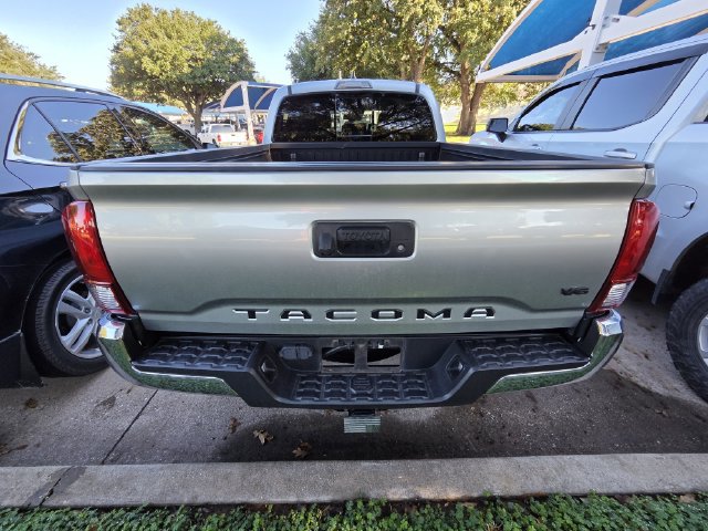 Used 2022 Toyota Tacoma SR5 RWD image 5