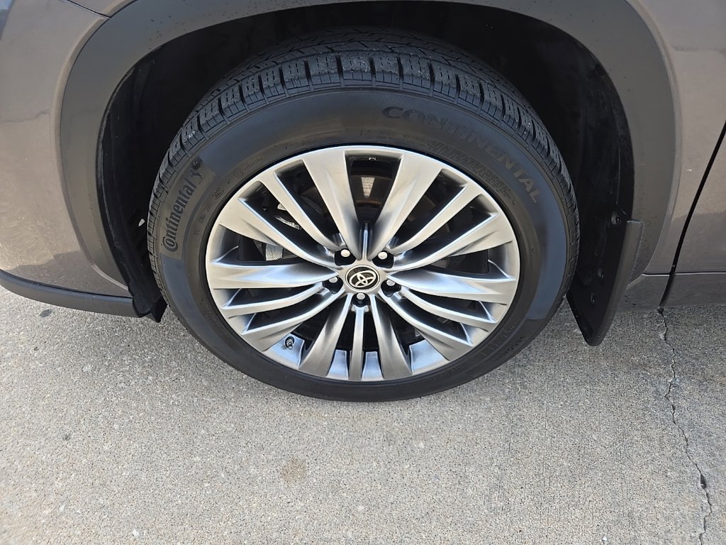 Used 2021 Toyota Highlander Platinum AWD/4WD image 29