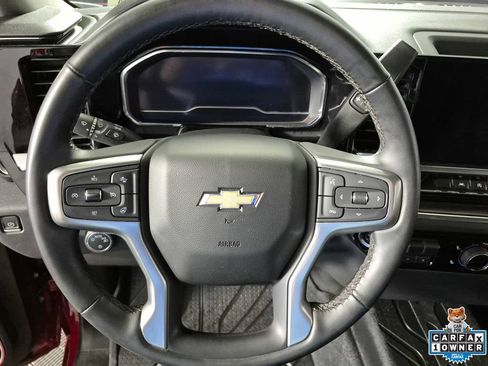 Used 2023 Chevrolet Silverado 1500 LT AWD/4WD image 12