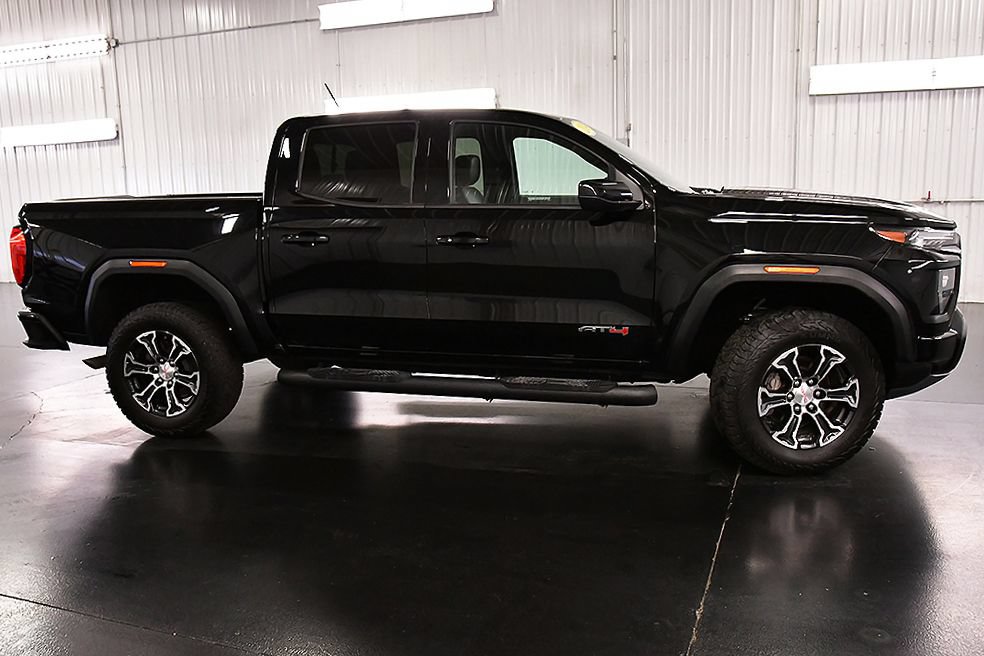 Used 2024 GMC Canyon AT4 AWD/4WD image 8