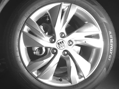 Used 2025 Buick Encore GX Preferred AWD/4WD image 9