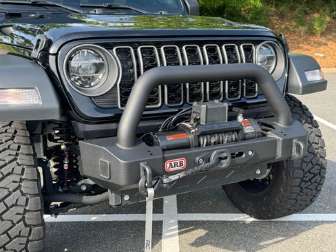 Used 2025 Jeep Wrangler Sport AWD/4WD image 16