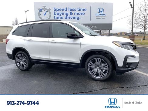 Certified 2022 Honda Pilot Sport image 1