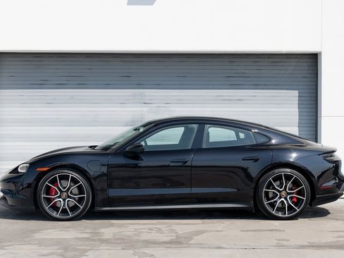 Certified 2024 Porsche Taycan 4S image 2