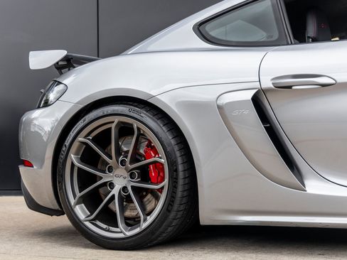 Used 2020 Porsche 718 Cayman GT4 RWD image 27
