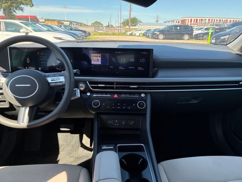 Used 2025 Hyundai Sonata SEL FWD image 14