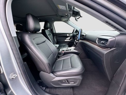 Used 2022 Ford Explorer Limited w/ Limited Technology Package image 38