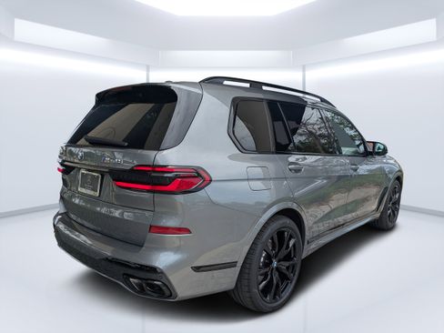 Used 2026 BMW X7 M60i AWD/4WD image 3