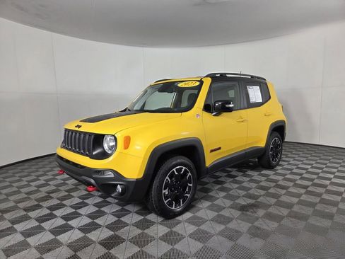 Certified 2023 Jeep Renegade Trailhawk w/ Trailhawk Elite Group image 8